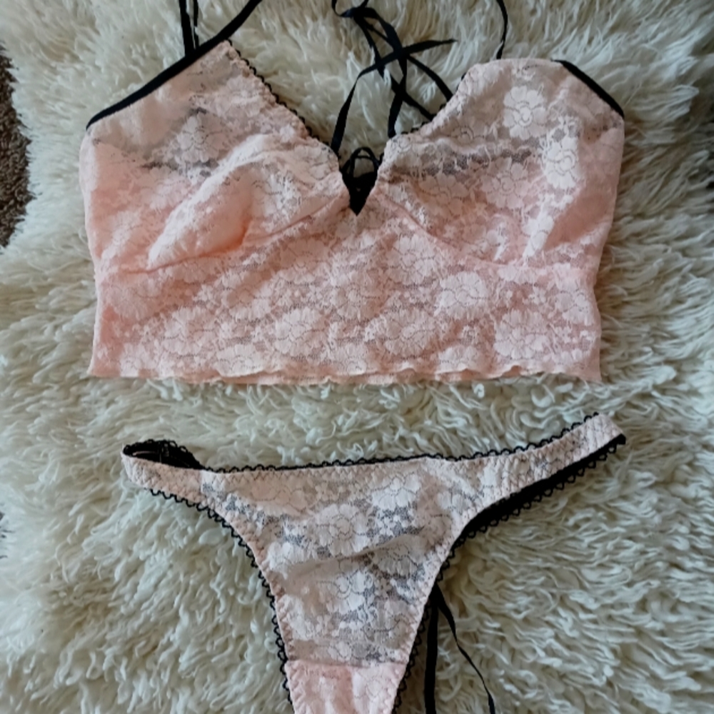 Hillary & Hanson pink lingerie set sz M